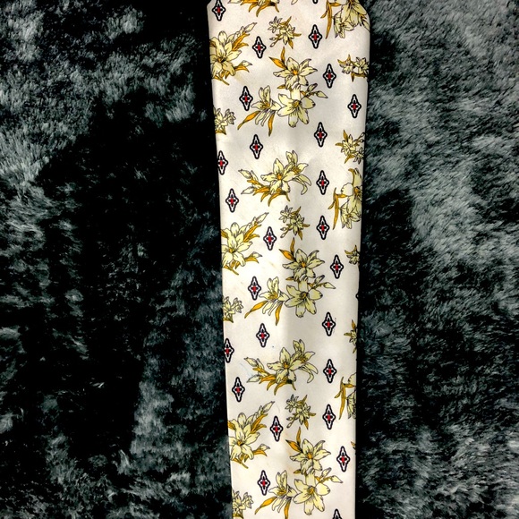 3 for $15 New Ties Elegant Various Colours - Picture 5 of 17